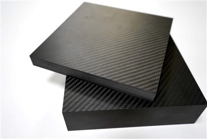 Per quali applicazioni sono adatte le lastre in fibra di carbonio?